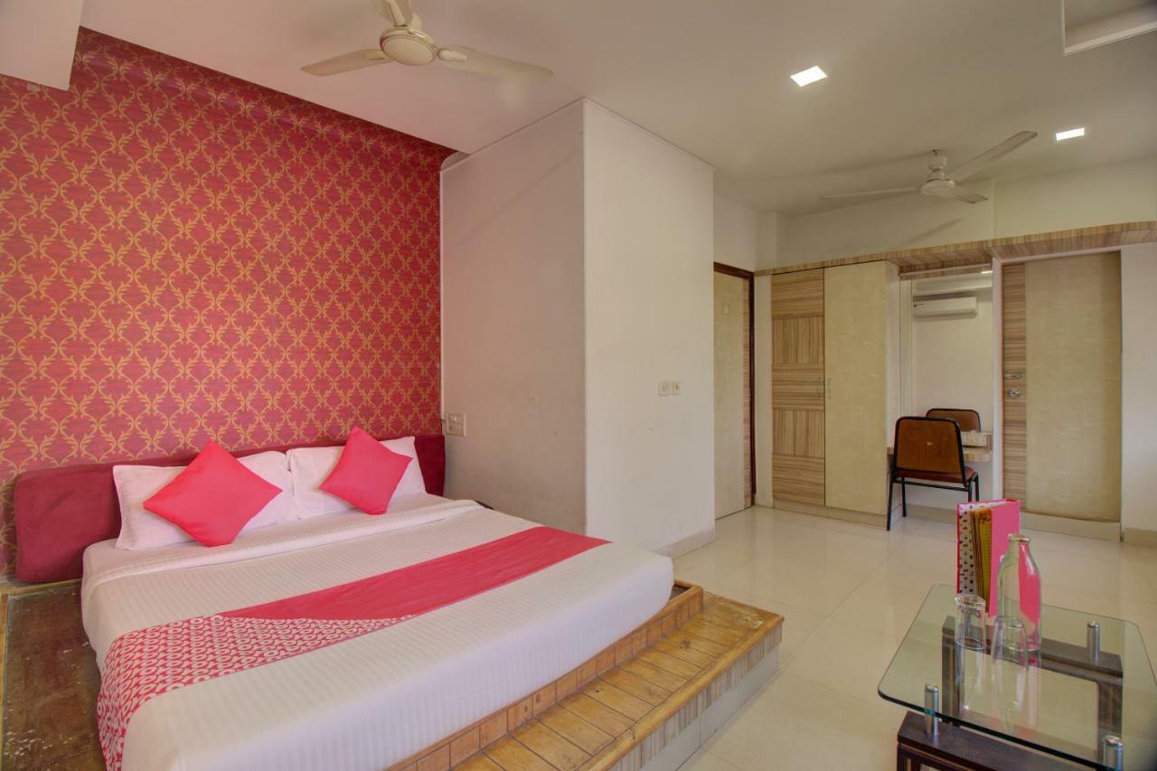 Oyo Flagship 19825 Hotel Panchratna Panvel Zewnętrze zdjęcie